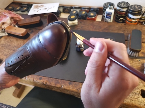 dyeing leather shoes